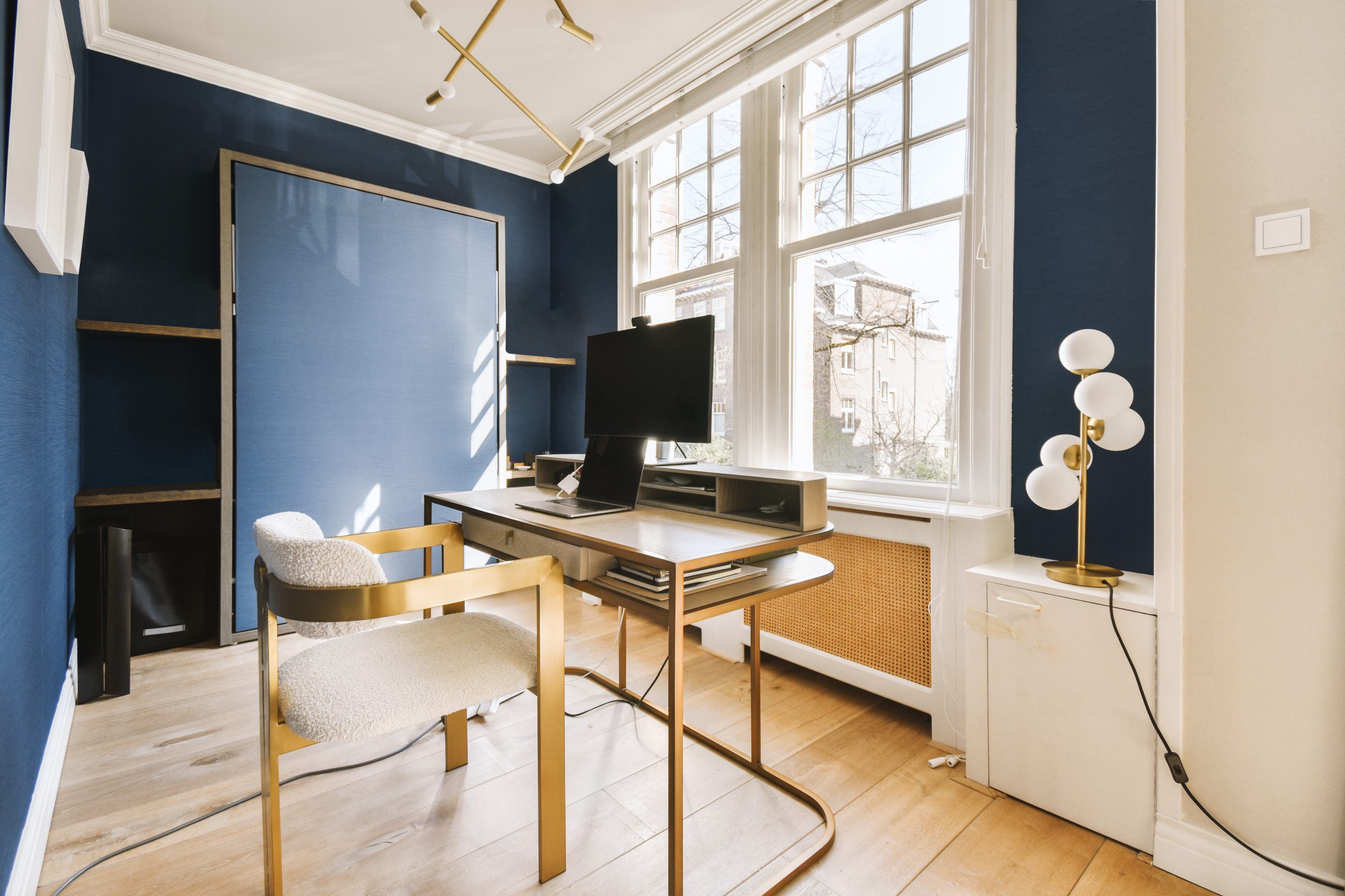 How to Create a Relaxing and Luxurious Home Office Sanctuary